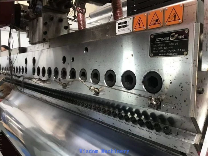(001)
